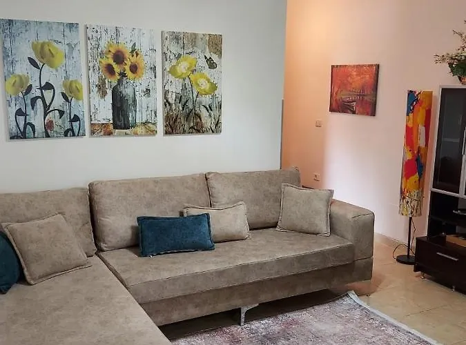 Shtepia E Luleve Appartement